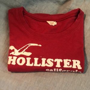 Hollister | Classic red t-shirt with logo